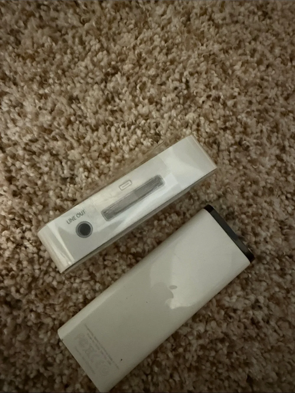 2007 Apple Universal Dock (Model A1256) with Apple IR remote